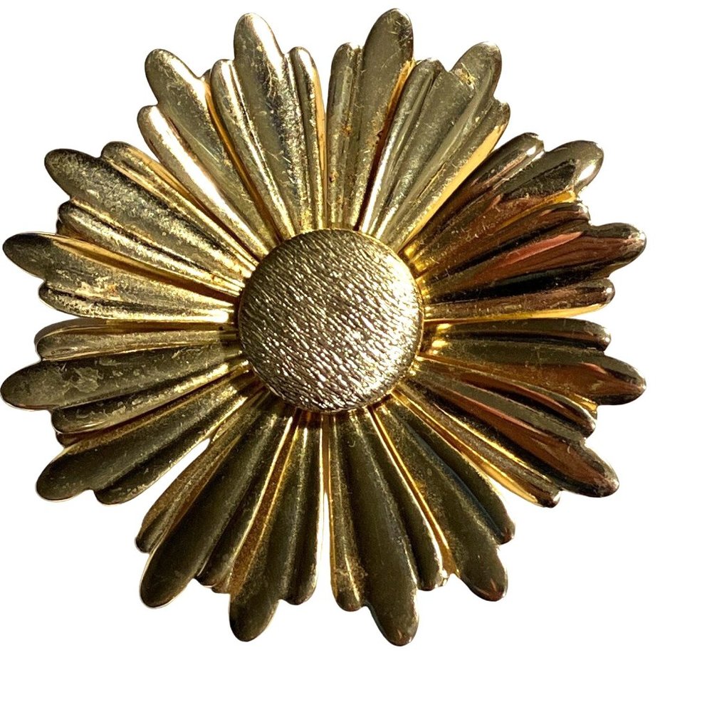 Vintage Jewelry Sarah Coventry Beautiful Gold Tone Daisy Flower Pin Brooch